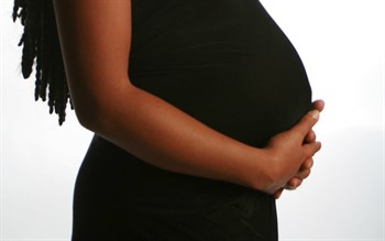 pregnant African-American woman